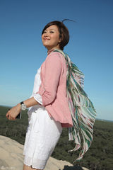 高清：《将爱》移师法国波尔多 徐静蕾短发造型曝光