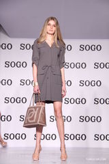 组图：时尚篇春夏服装汇演 张彤吴妍君周莹走秀