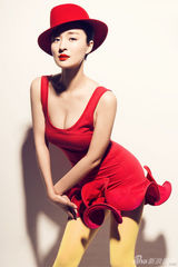 组图：于越曝光糖果系写真 演绎性感“色女郎”