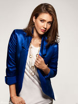 高清组图：杰西卡-阿尔芭饰品写真 辣妈干练风