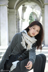 组图：苏清初春写真曝光 自然演绎人间四月天