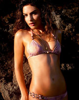 高清图：意大利泳装宝贝阿里萨-米勒热辣比基尼秀