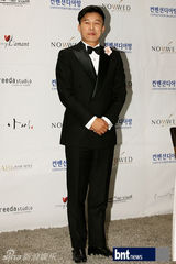 组图：韩笑星洪禄基大婚 SM娱乐家族总动员祝贺