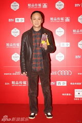 幻灯集：时尚盛典颁奖众星云集 不惧严寒斗礼服