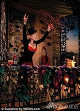 组图：乌玛-瑟曼东方魅力大片 红裙喜庆秀美腿