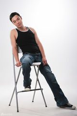 组图：演员董易晋拍朴实写真 艺术天才性感优雅