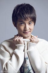 组图： 陈威翰写真化身阳光邻家男孩