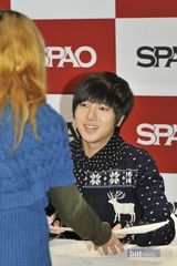 组图：少女时代Super Junior签名会人山人海   
