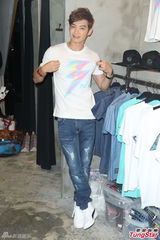 组图：辰亦儒返台会粉丝 期待重回歌手身份