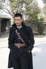 高清图：邵兵上海拍《追捕》 透露自己当导演拍电影