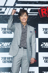 高清图：李秉宪首尔宣传《赤焰战场》一人撑场