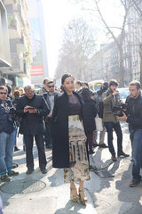 组图：白百何身着梦幻古堡裙看秀 称圆童话梦