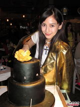 组图：Angelababy生日愿男友黄晓明早康复