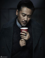 组图：吴秀波写真忧郁眼神传递正能量