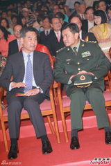 香港办文艺晚会庆国庆 霍震霆称不办百日宴(图)