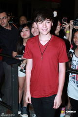 组图：Greyson Chance抵港 最想尝试臭豆腐