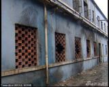 灼伤意外后片场一片狼籍 炸弹引线随处可见(图)