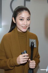 组图：陈慧琳出席时装展 自曝曾为儿子织围巾