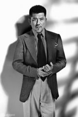 组图：孙淳时装写真大叔范儿酷帅有型