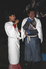 组图：探班吴奇隆马苏山洞拍激情戏