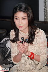 组图：陈慧琳将缺席乐坛颁奖 有望年底出新碟