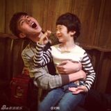 组图：张亮超模好友刘畅走红 长腿奶爸偶像颜