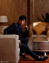 高清图：吴奇隆最新时尚写真 熟男魅力显王者风范 