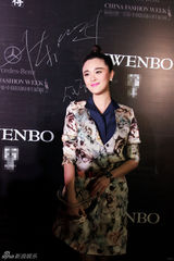 组图：陈思斯中国时装周率性利落 李泰延帅气