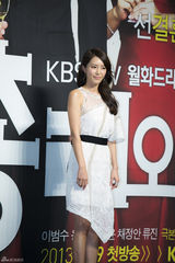 独家高清：少女时代允儿宣传新剧清纯甜笑醉人