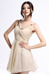 组图：诸笑笑夏日清新写真曝光