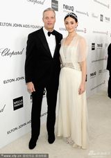 组图：奥斯卡艾滋基金派对-艾米-罗森仙味十足