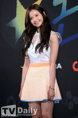 组图：龙俊亨出道5年首触电《Monster》发布