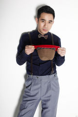 组图：贾一平雅痞写真 生活就是一场精彩的游戏