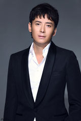 组图：韩栋稳重气质写真曝光 尽显优雅时尚