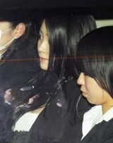 组图：日本女优涉毒接受尿检 风骚现身大秀巨胸