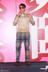 组图：郭富城个唱将凌空跳舞 带来全新超视觉享受