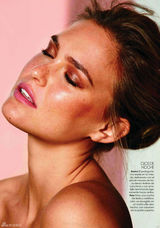 高清图：超模芭儿-拉法莉登封面 比基尼秀身材