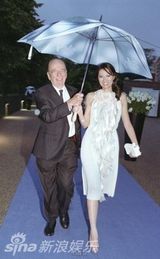 组图：邓文迪默多克离婚 昔日甜蜜恩爱照曝光