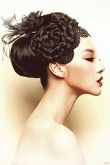 组图：章龄之拍摄油画写真 古典造型高贵优雅