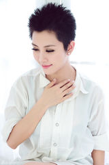 组图：刘思言纯美短发大片 清新自然