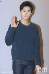 组图：2AM赵权帝国之子金桐俊等亮相时尚活动