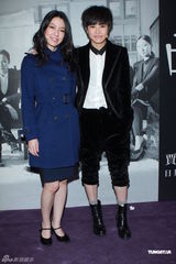 组图：何韵诗与路嘉欣合照 暗指英皇不满容祖儿绯闻