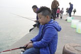 组图：《爸爸去哪儿》萌娃钓鱼丰收欢乐多