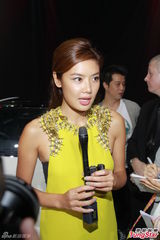 组图：乐基儿丰满亮相亲口否认再婚 没联络黎明