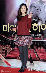 组图：韩星金来沅新片试映 宋仲基变小红帽