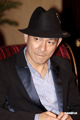 幻灯图集：《未来警察》首映 徐娇人小鬼大反问记者