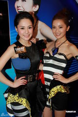 组图：TWINS揭幕游戏展 阿Sa生病不敢与男友看医生