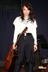 幻灯：蔡健雅生日与歌迷同乐 生日愿望开巡回个唱