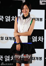 组图：宋康昊奉俊昊出席《雪国列车》媒体首映