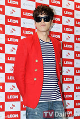 组图：李瑶媛朴施厚等出席时尚杂志创刊派对